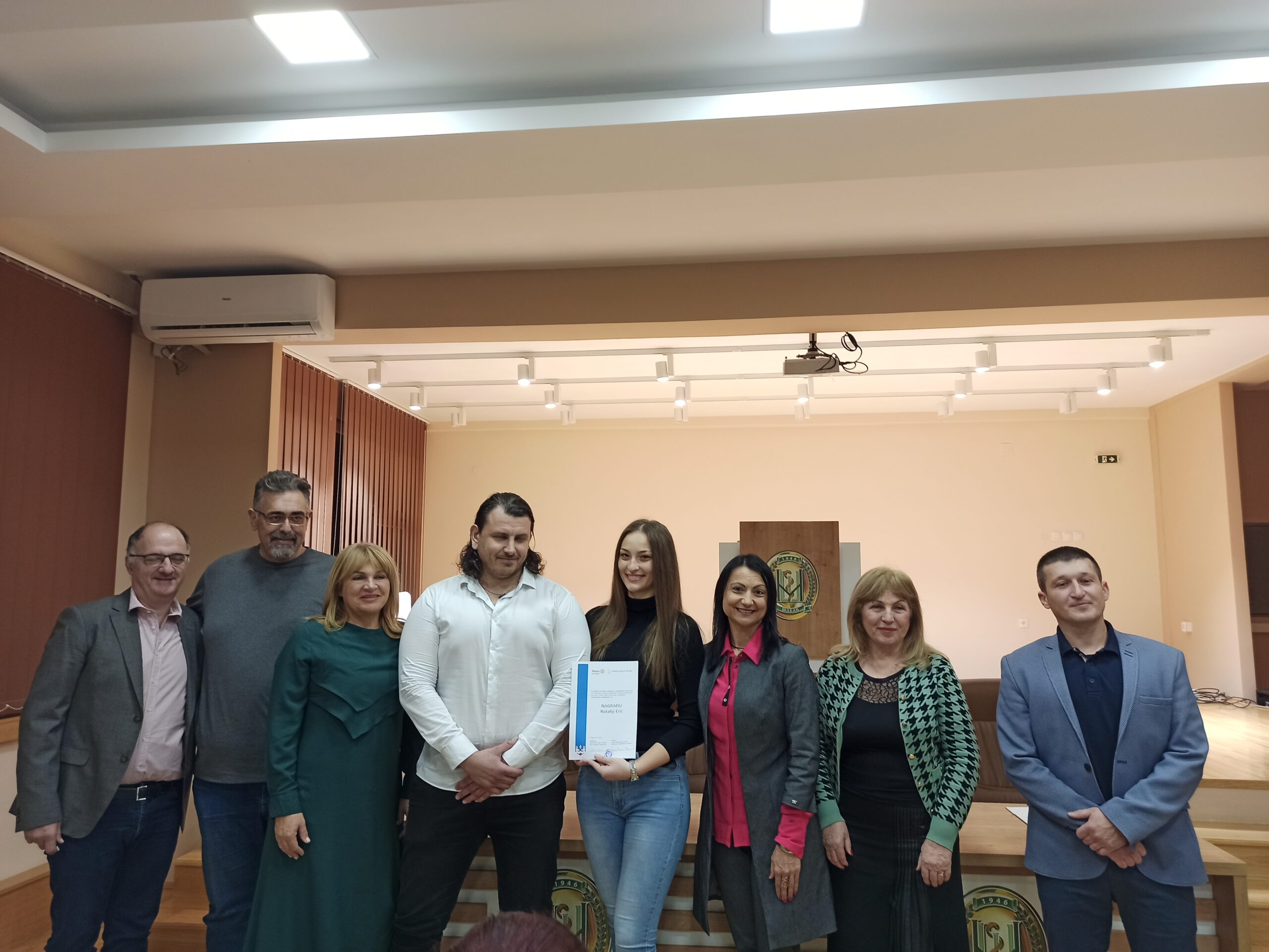 Ученици Медицинске школе додељена награда „Др Вера Рајић“